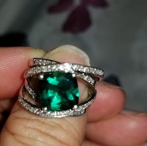 Emerald lab created ring size 8